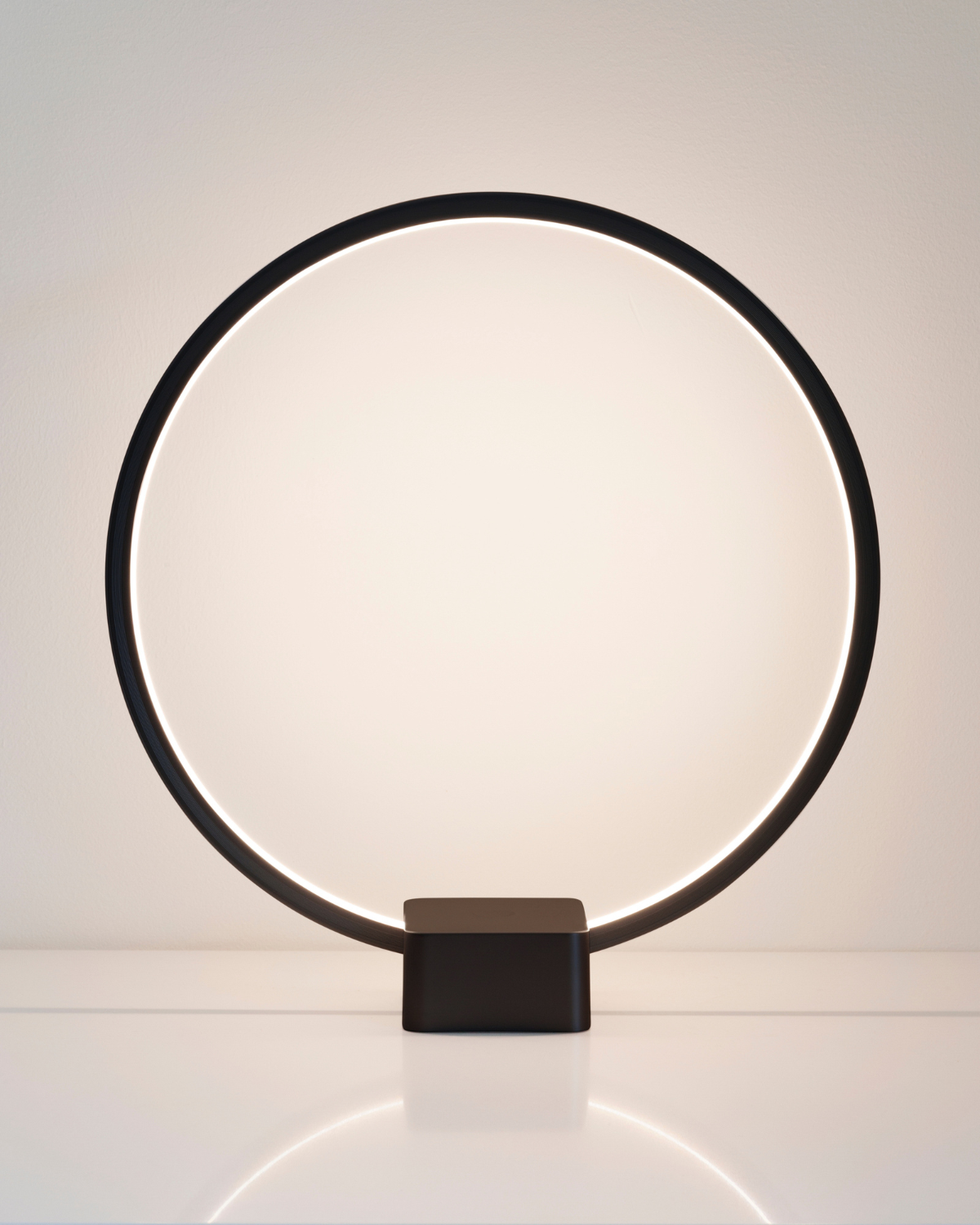 Circle Table Lamp