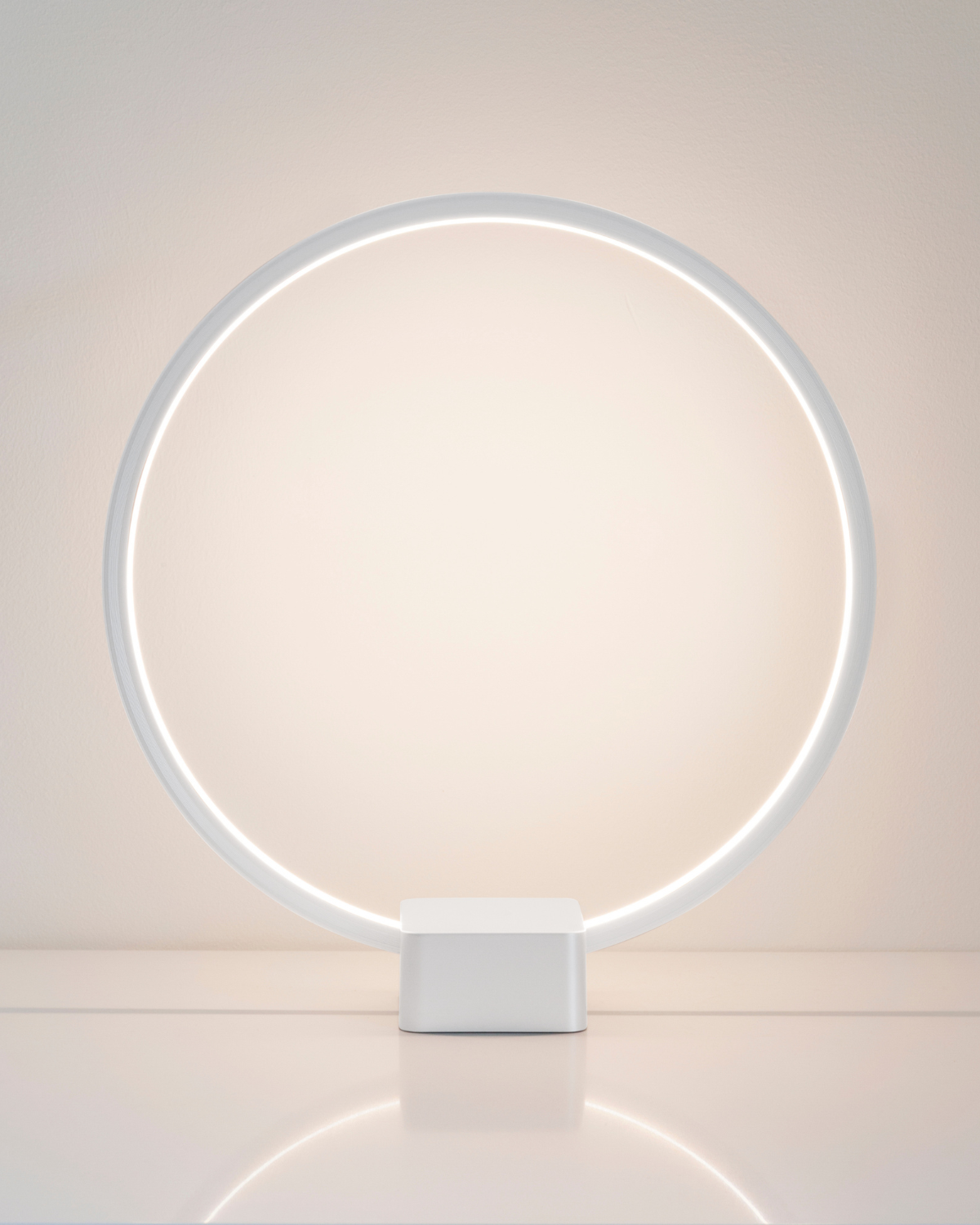 Circle Table Lamp
