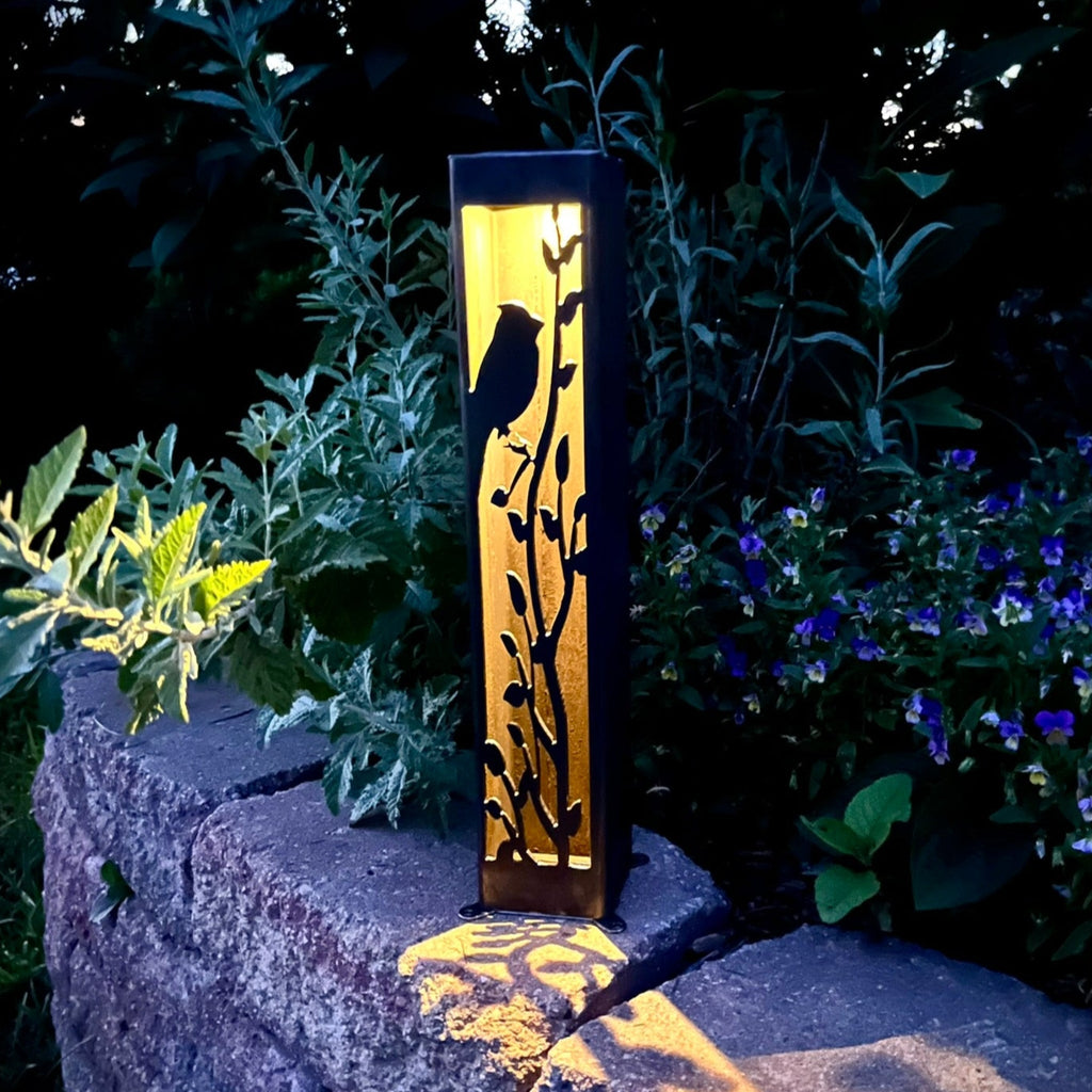 Cardinal at Dusk Solar Luminary Pillar