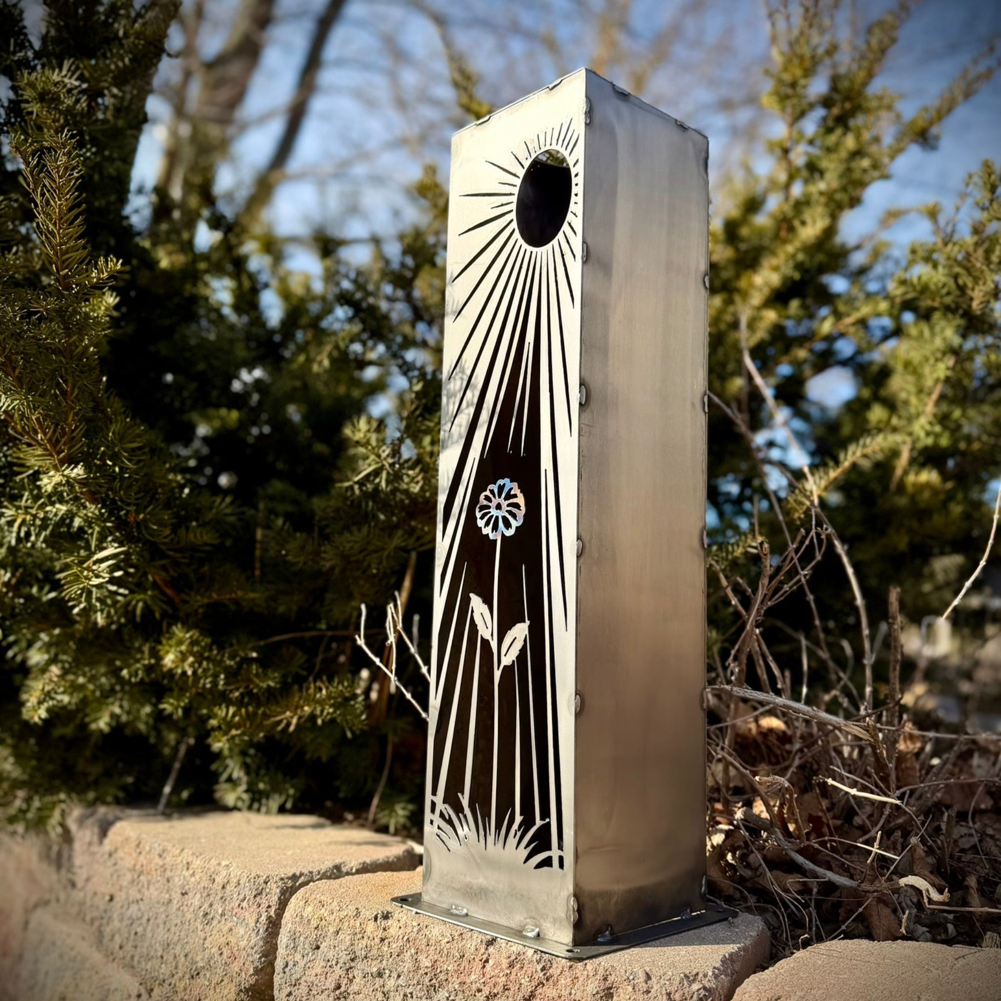 Daybreak Bloom Solar Luminary Pillar