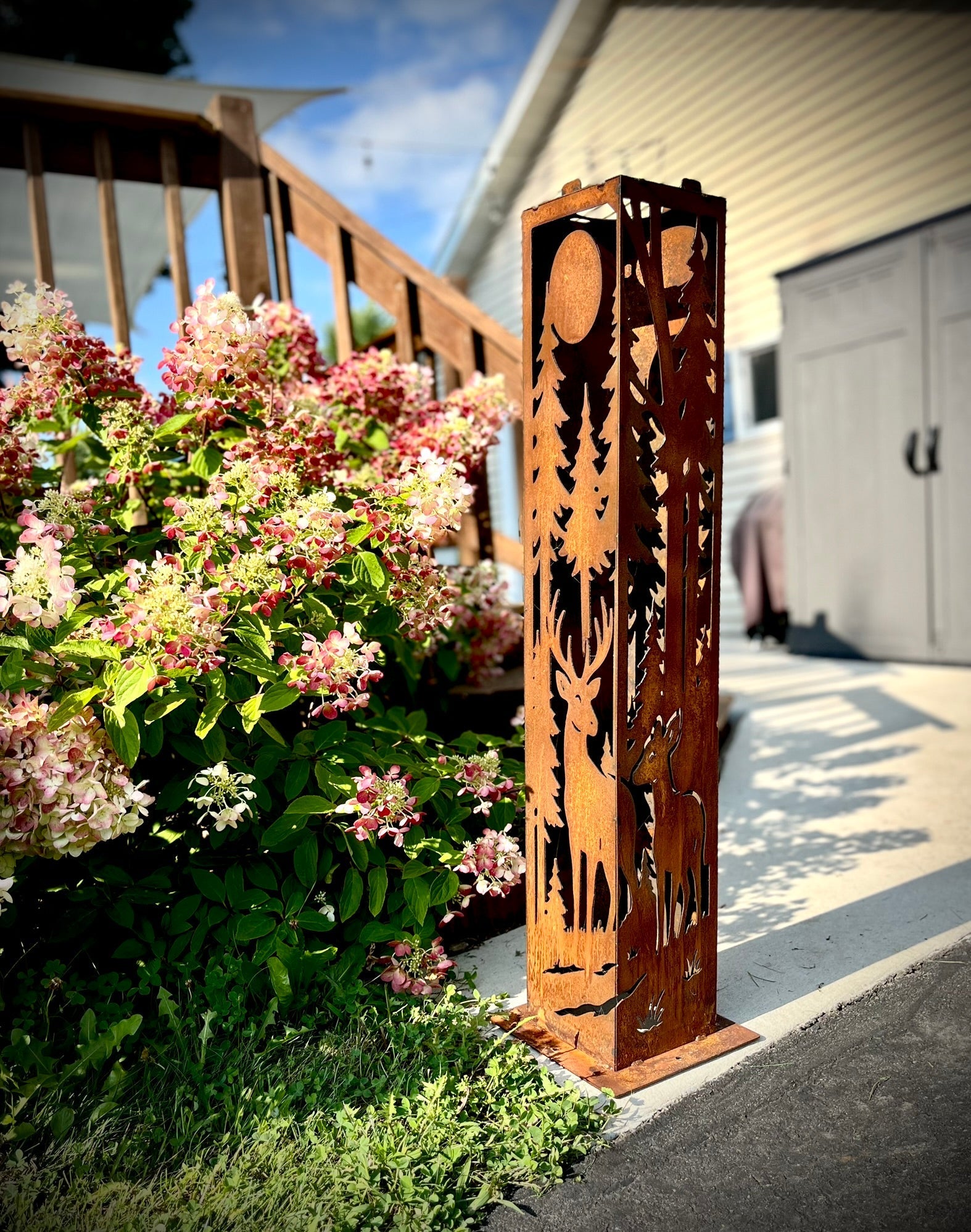 Deer at Dusk Corner Solar Pillar Steel