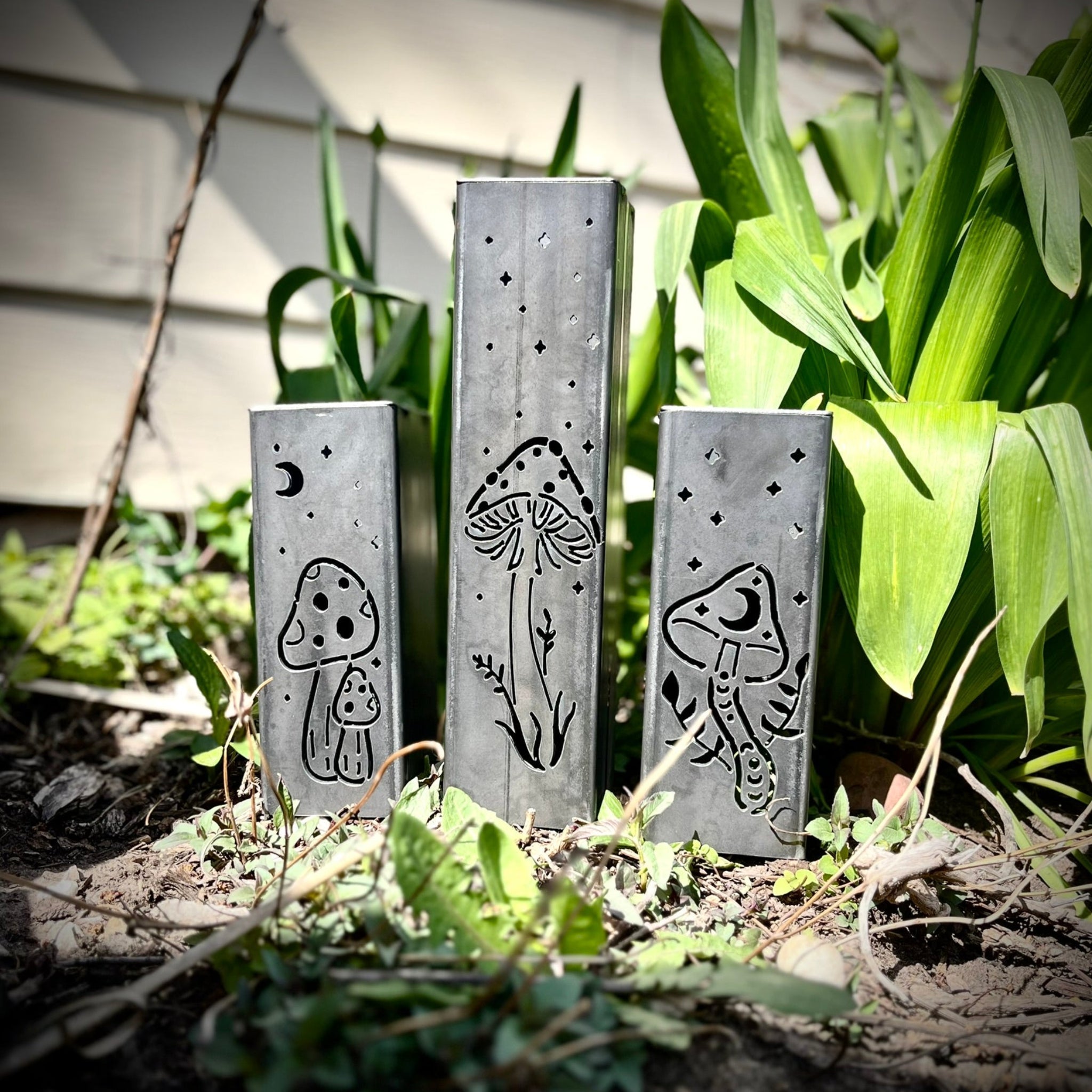 Steel Fungi Solar Mushroom Lights