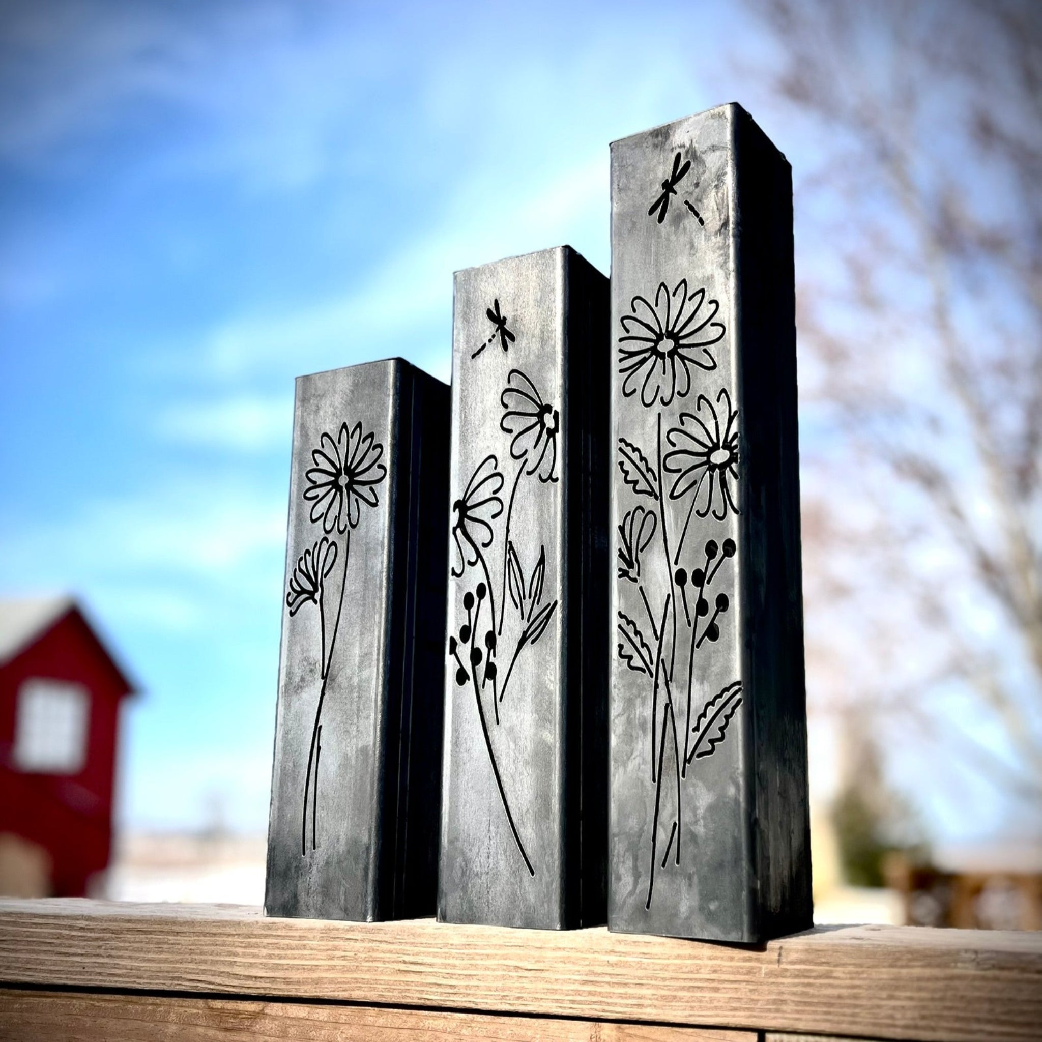 Glowing Daisies Solar Luminary Pillars