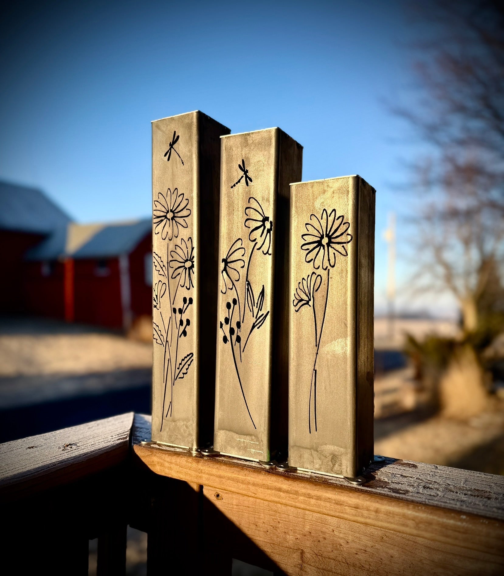 Glowing Daisies Solar Luminary Pillars