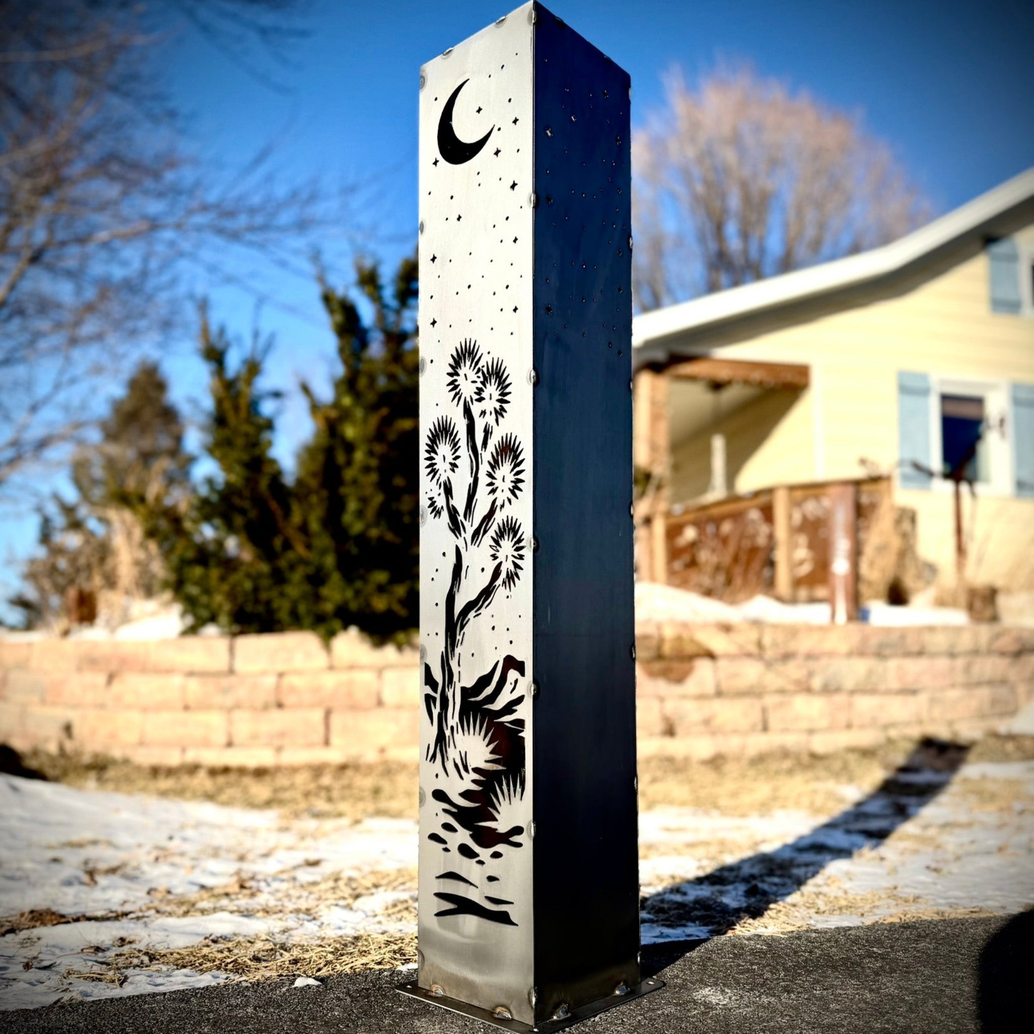 Joshua Moon Solar Luminary Pillar