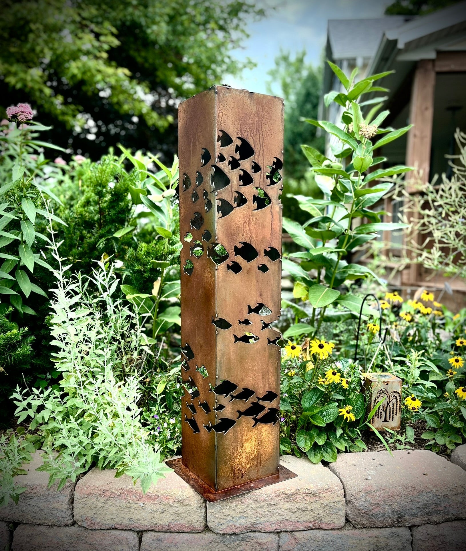 School of Fish Steel Solar Luminary Pillar