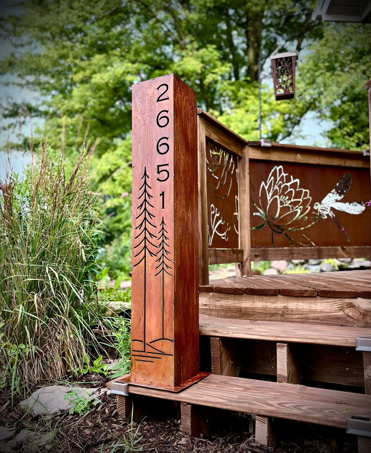Simple Pines Address Solar Pillar - Steel