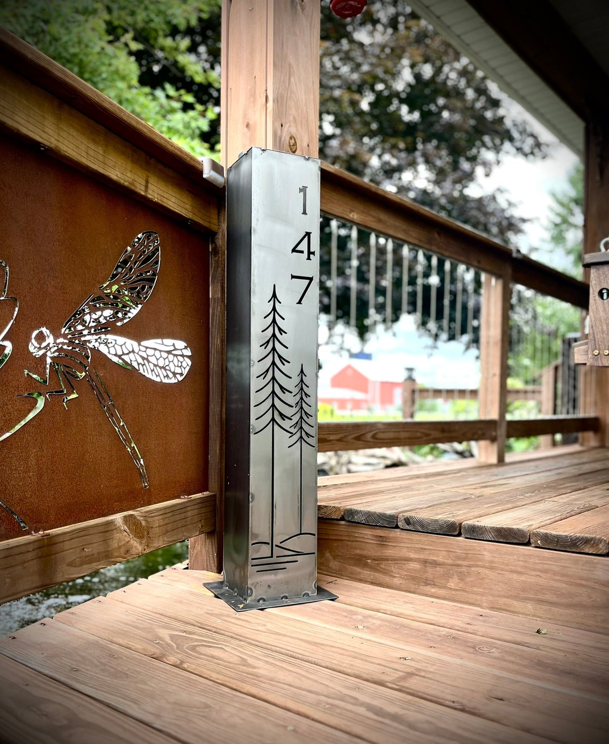 Simple Pines Address Solar Pillar - Steel