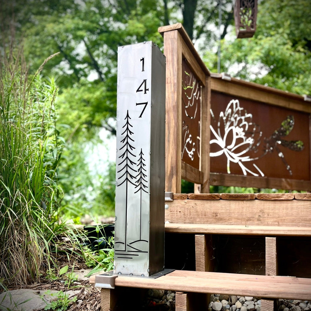 Simple Pines Address Solar Pillar - Steel